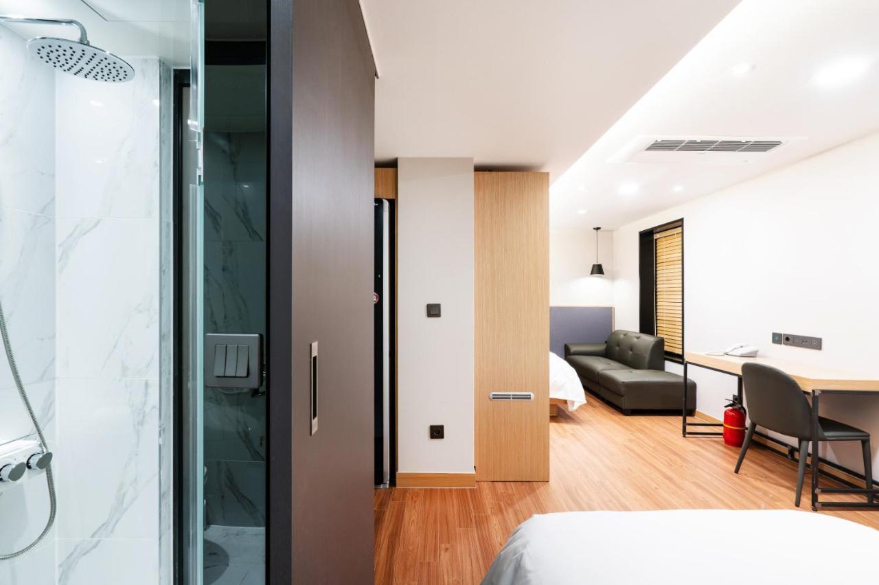 Lala Vianco Business Hotel Пусан Екстериор снимка