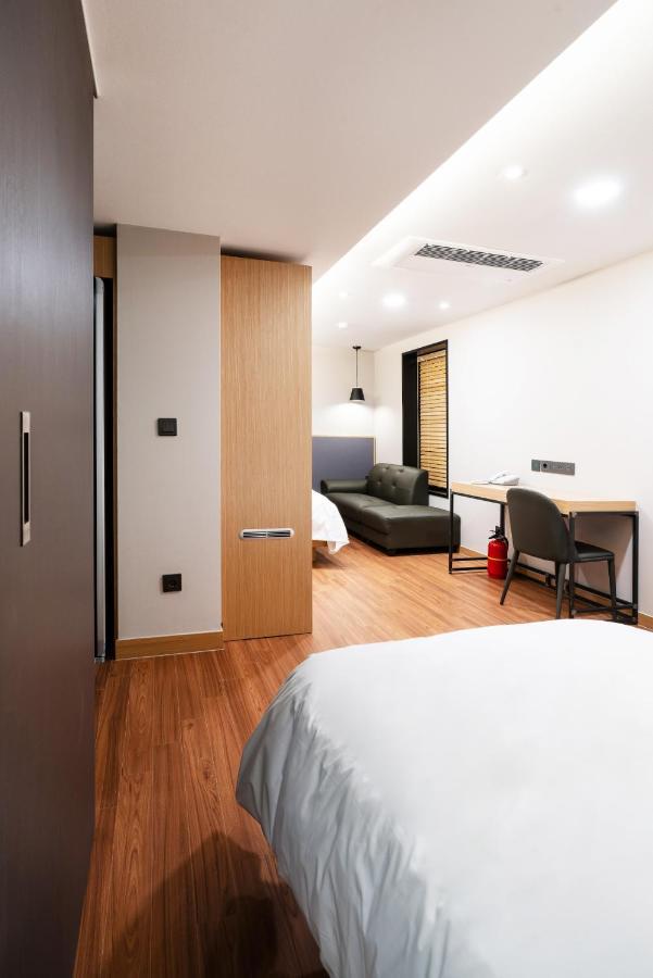 Lala Vianco Business Hotel Пусан Екстериор снимка